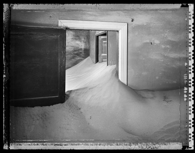 Abandoned: Namib Desert © Elaine Ling