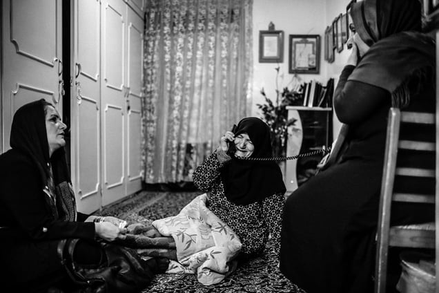 After 31 years of waiting, Zarrintaj Bahrami (72), the mother of Behrouz Sabouri, hears that a DNA test has identified her son’s body. Few mothers of missing martyrs hear such news