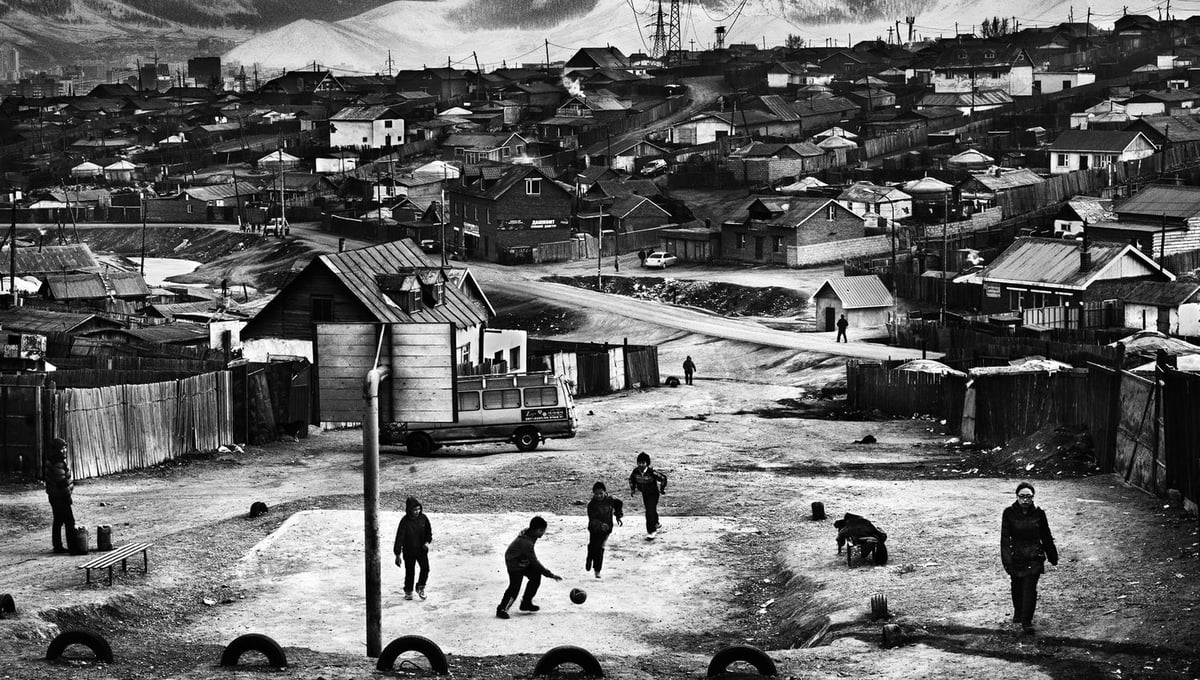 Arrivals and Departures © 2012 Jacob Aue Sobol/Magnum Photos. All rights reserved.