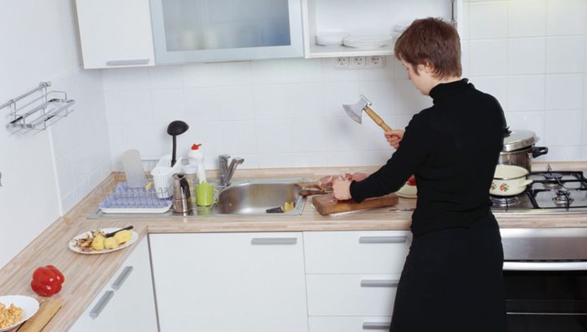 From the series, "Tigress of Housekeeping" © Anna Fabricius. Courtesy of Raday Galeria, Budapest.