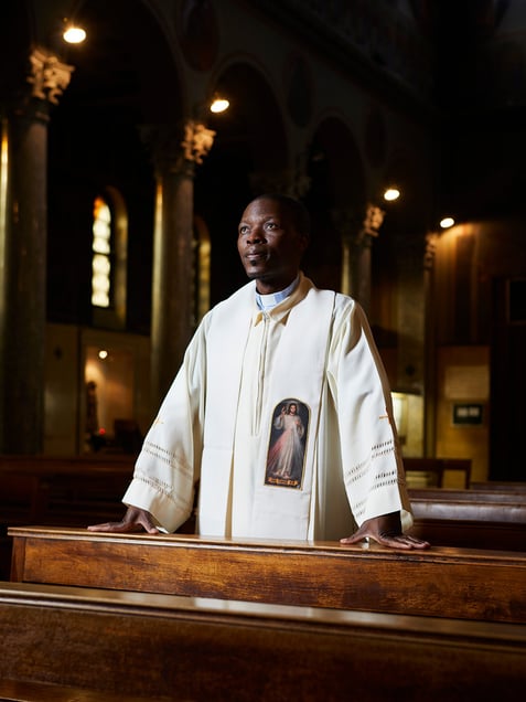 Padre Matthieu Silue, 40 years old, is a priest native of the Ivory Coast. 
Born in a Muslim family and after a lengthy academic journey, a philosophy and theology degree, he decides to wear the cassock. Regardless of the numerous difficulties faced, like his family’s opposition, Matthieu attains his wish and in 2010 arrives in Italy where he is appointed to the parish of Santa Croce in Milan.