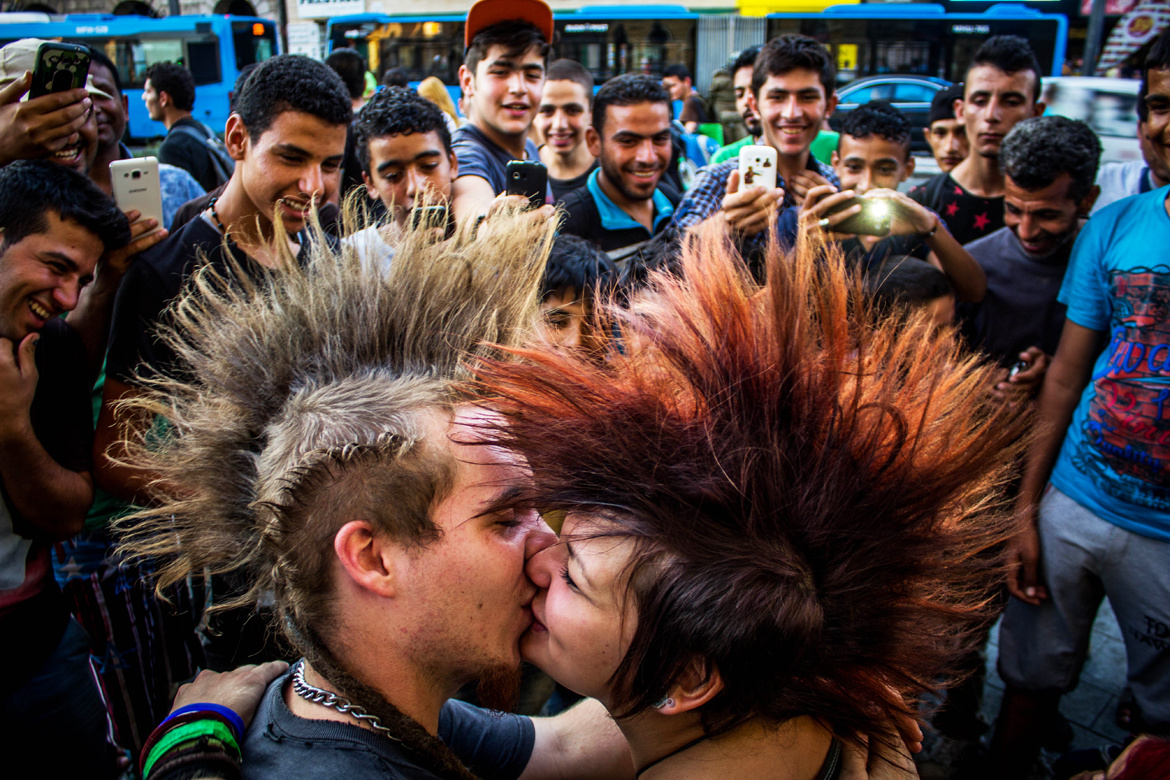 5 days: Between refugees in Budapest