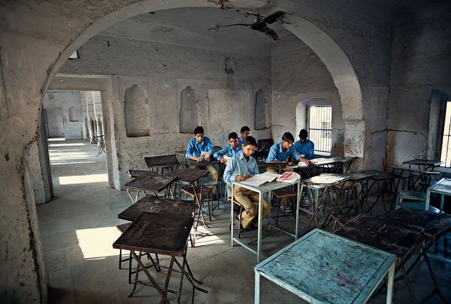 Jaipur, India: Pupils during a mathematics lesson in primary school, where the classrooms are always open. © Matjaz Krivic