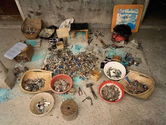 China Recycling #12, Ewaste Sorting, Zeguo, Zhejiang Province, 2004 © Edward Burtynsky