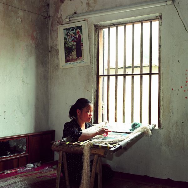 Home Work: Domestic labour in the 
          suburbs 
        and villages in 
        and around Hanoi, Vietnam