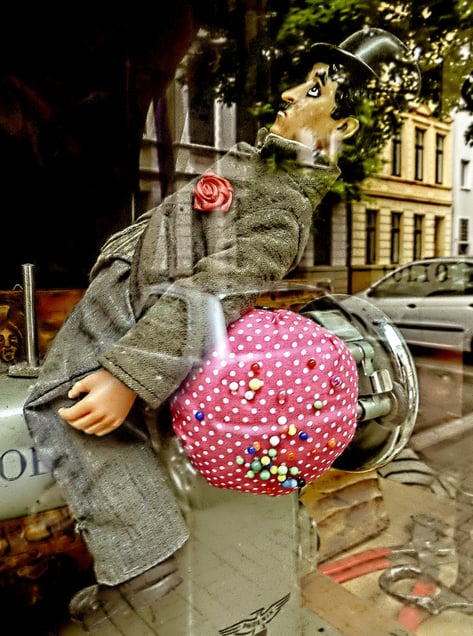 "LORD HAVE MERCY!" "Gnade Dir Gott" or "SPIRITUAL SADO MASO" "SPIRITUELLES SADO MASO"