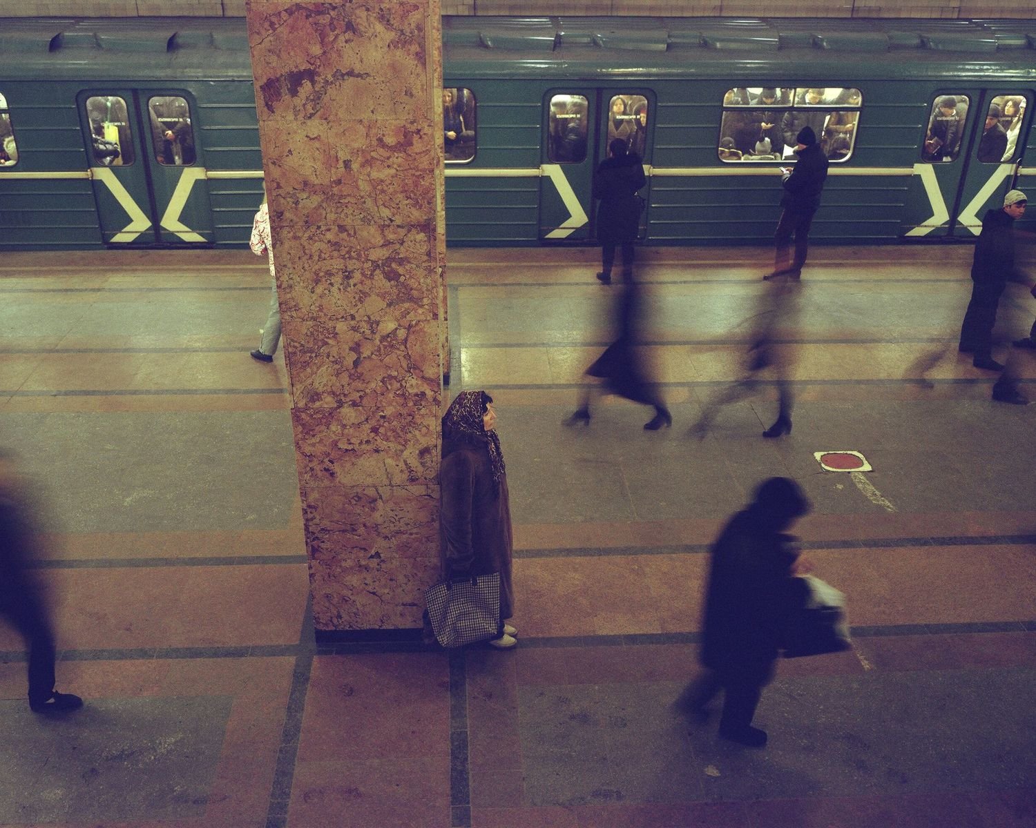 Moscow Metro - Photographs and text by Tomer Ifrah | LensCulture