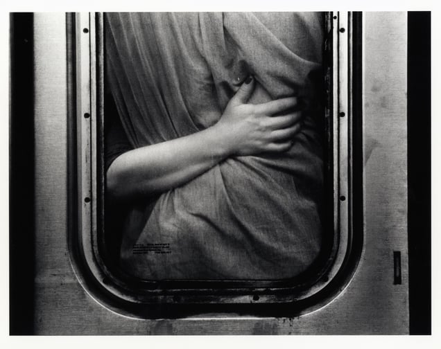 NYC, West 28th Street Subway, 2002. © Kazuo Sumida. Exhibitor: LAURENCE MILLER