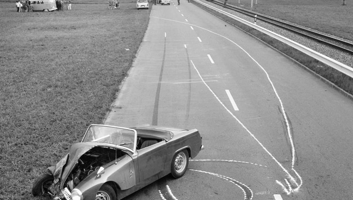 Oberdorf, 1964, from the series Karambolage © Urs Odermatt, Windisch (CH); Courtesy Springer  Winckler Galerie, Berlin (D)