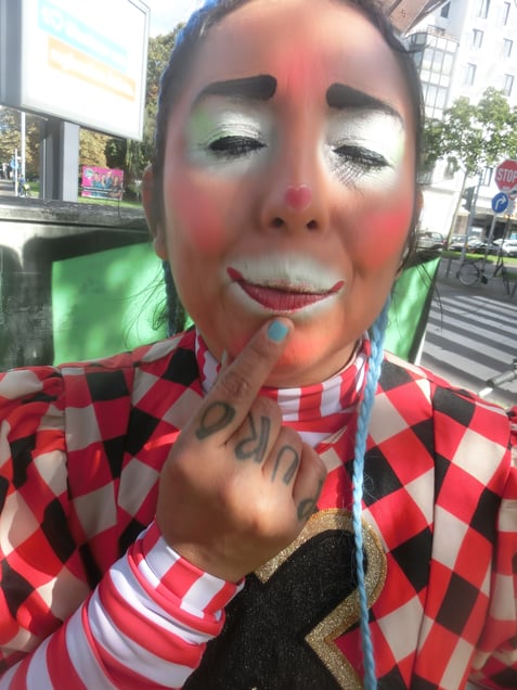 "FUNKY FOOL'S FREEDOM" "FUNKIGE NARRENFREIHEIT" or "THE PURE EVOLUTIONARY DADA DOGNESS AWE EXPERIENCE"