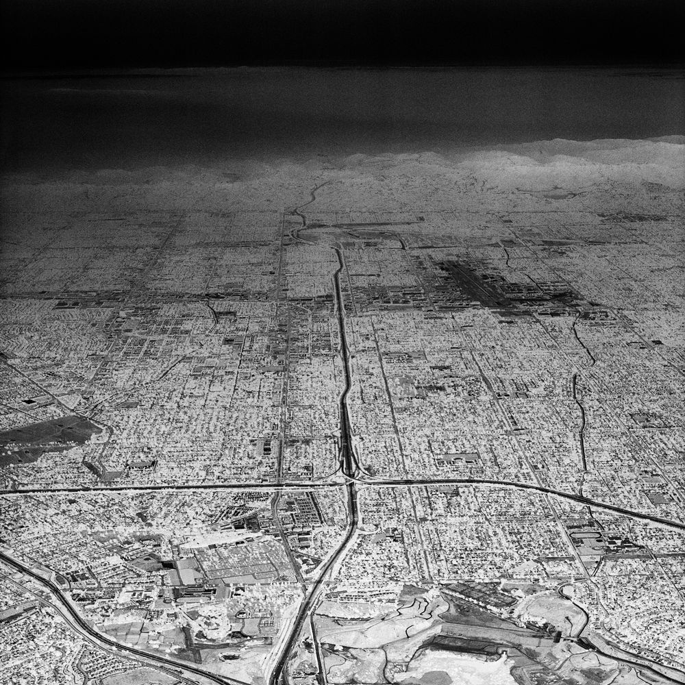 OBLIVION　David Maisel　デイビット・マイゼル Oblivion - Photographs and text by David Maisel | LensCulture