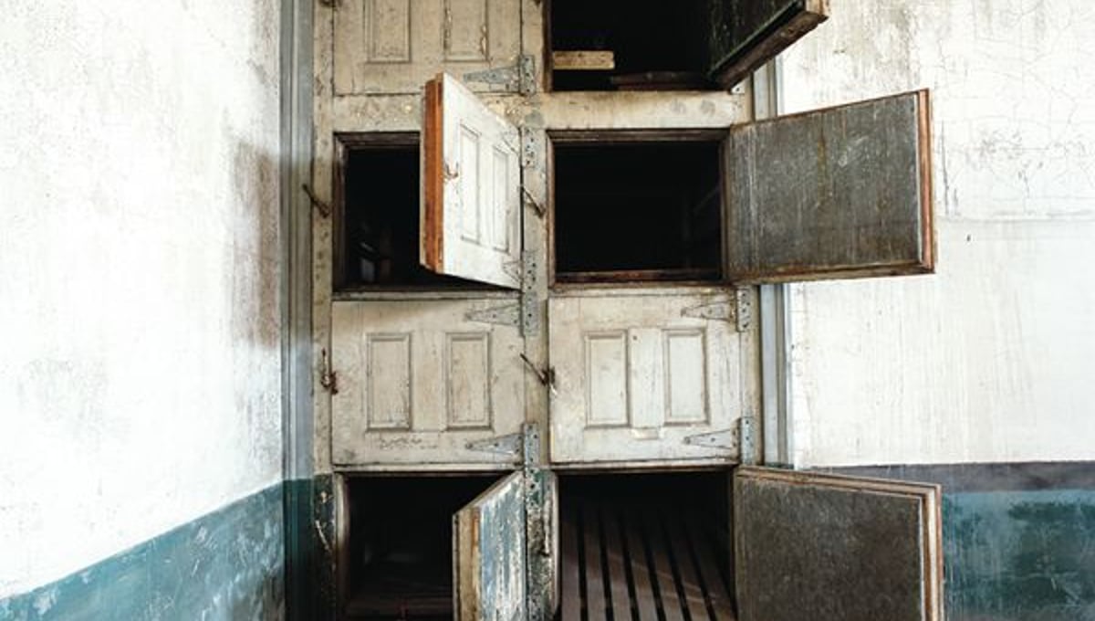 Mortuary, hospital wing, Ellis Island, USA © Dan Dubowitz