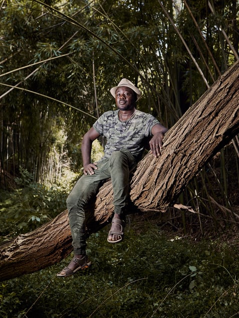 Francois Desire Baize, 39 years old is a farmer from Burkina Faso. Francois has lived in Massa Carrara since 2015, where he opened a farm engaged mainly in the production of wine and oil. Since the opening of his company, Francois tries to plant an African tree with multiple beneficial properties, the Moringa, also called "the tree of miracles" in the Carrara area; after several unsuccessful attempts this year he succeeds and wins the "Oscar green 2019" prize called by Coldiretti in the category "Natura amica".
