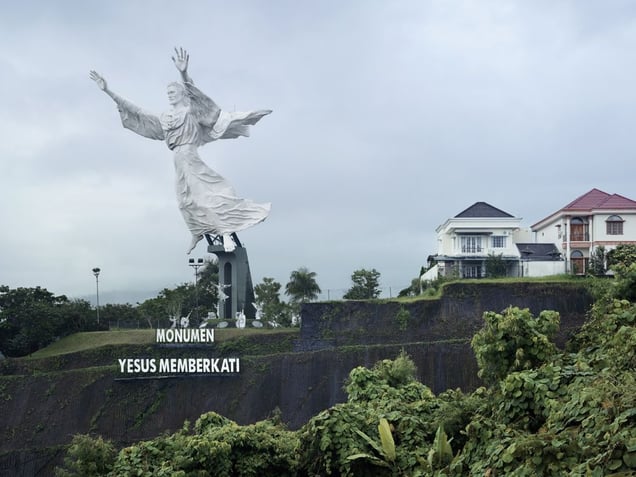 Christ Blessing. Manado, Indonesia, 30 m (98.5 ft). Built in 2007 © Fabrice Fouillet