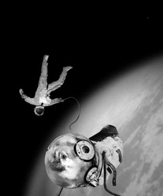 Sputnik series, Ivan and Kloka in their historical E.V.A., 1997, C-print, 100 x 70 cm © Joan Fontcuberta