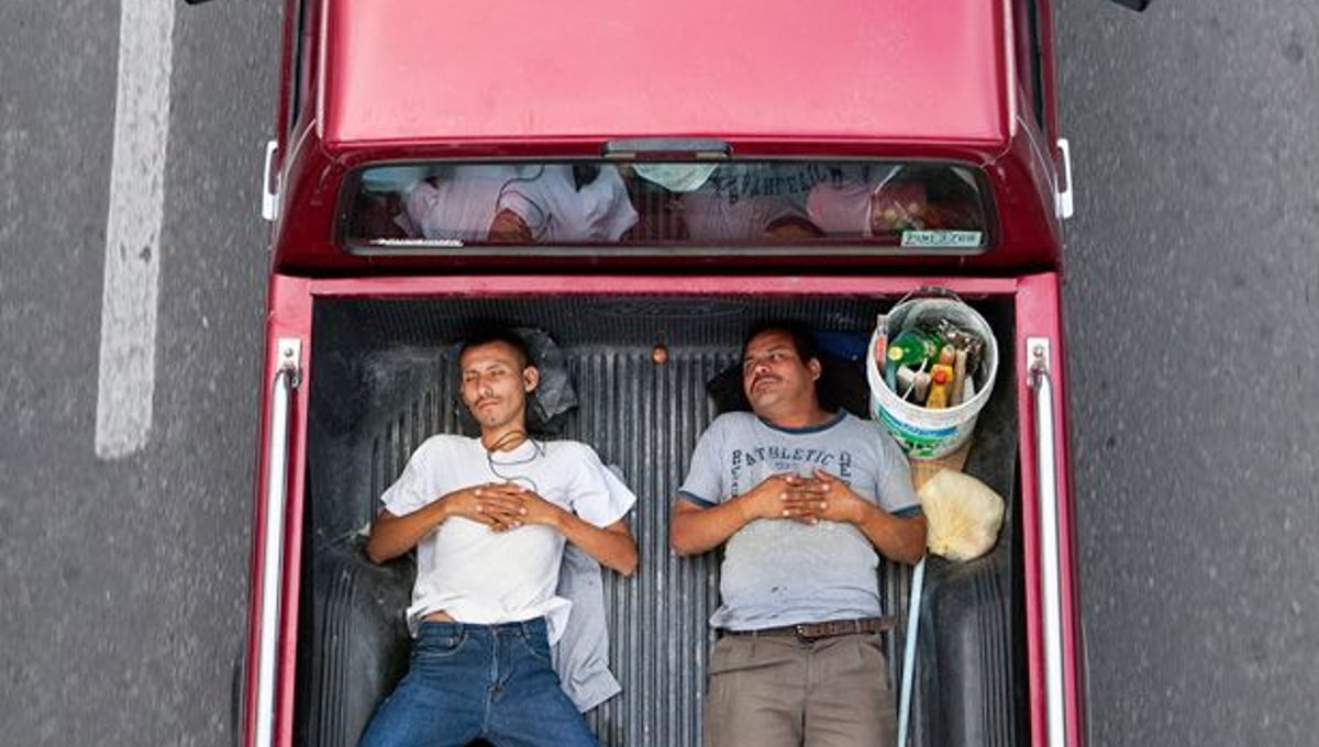 From the series Car Poolers © Alejandro Cartagena