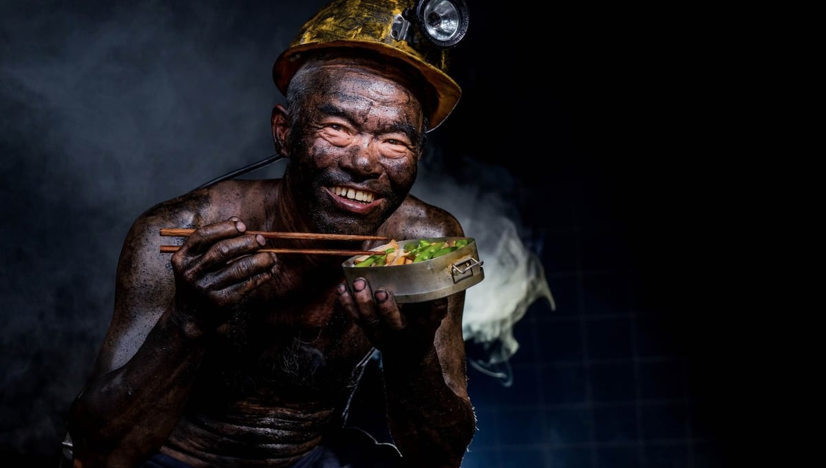 © Tzu-Hsun Fang, Taiwan, Shortlist, Smile, Open. Courtesy of 2015 Sony World Photography Awards.