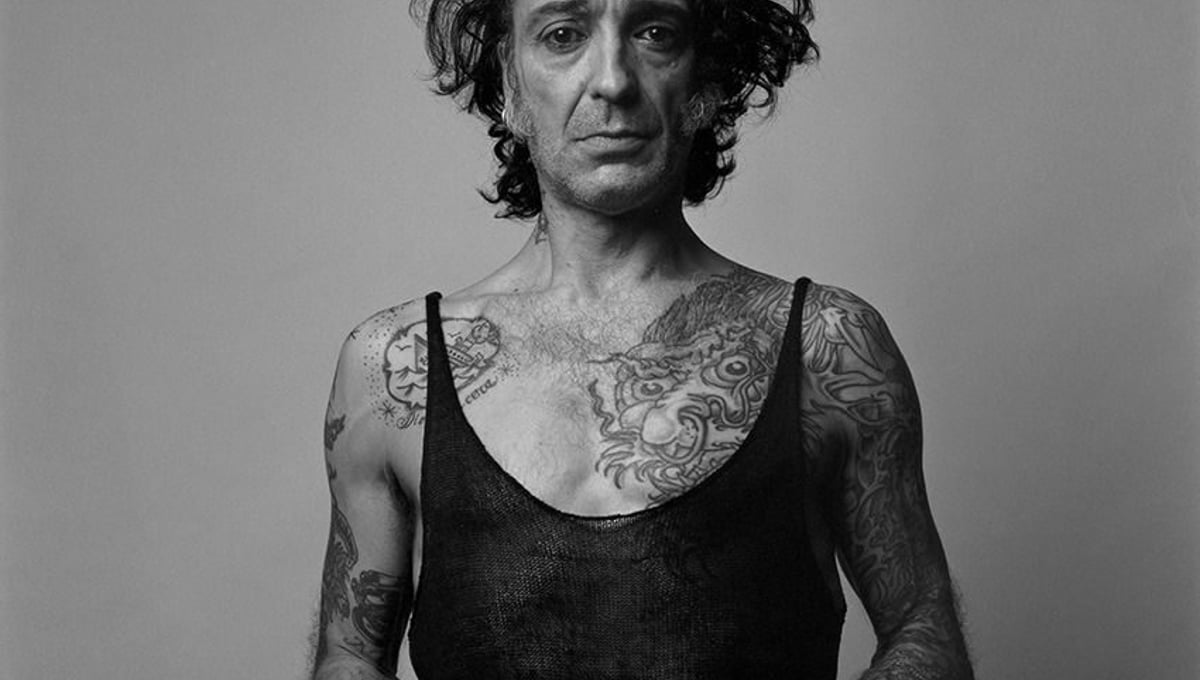Autorretrato. Mi lado femenino, 2002