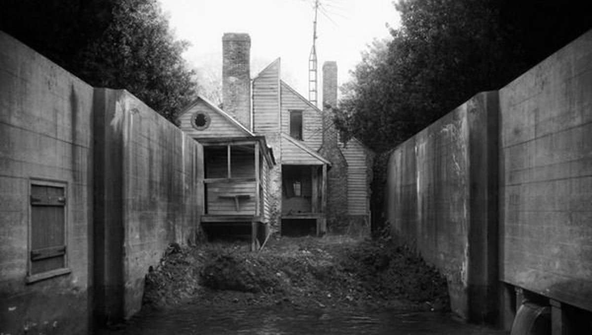 Grand Prize: Untitled (Backyard) © Jim Kazanjian. Single Image Category, 2012 LensCulture Exposure Awards