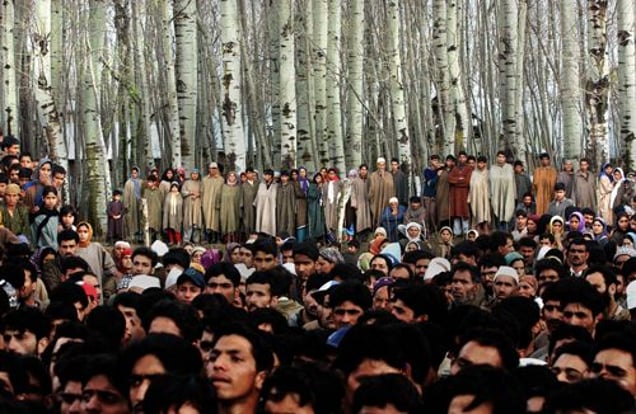 2nd prize People in the News © Ami Vitale, USA, Getty Images, Kashmir. The dispute between India and Pakistan over claims to the mountainous northern region of Kashmir has continued for more than 50 years, and has at least twice led to war between the two nuclear powers. The area is controlled by India, but has a 60 percent Muslim majority.