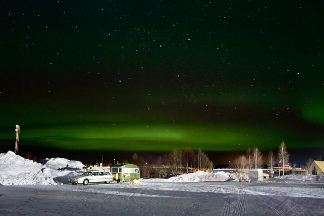 Caravan matching with the northern lights