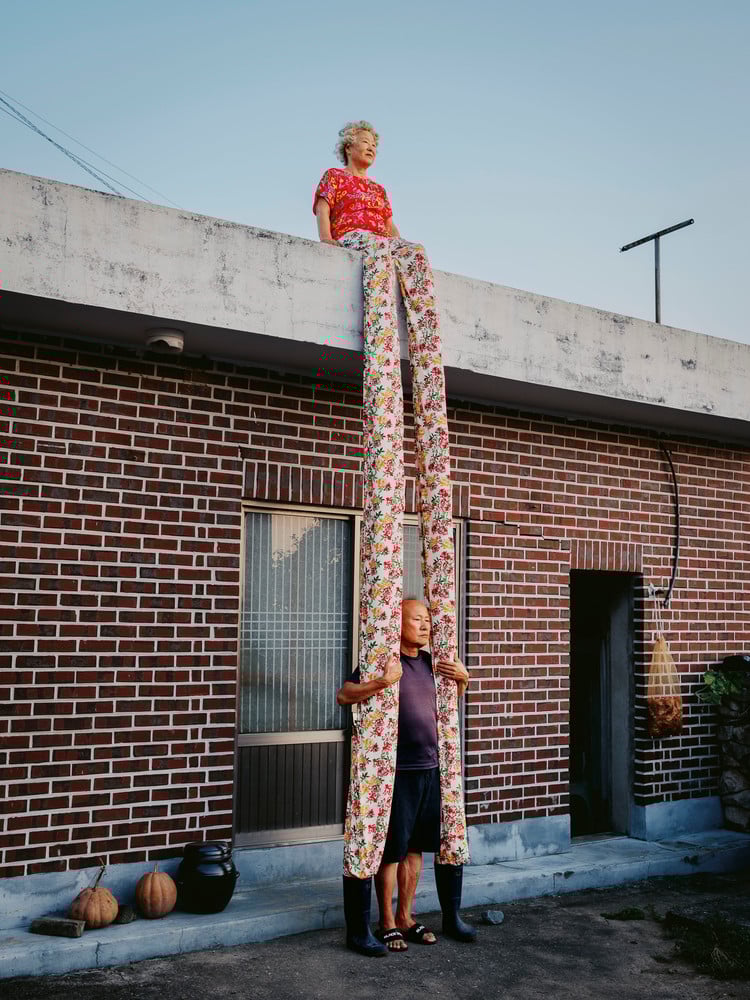 "Man is heaven, woman is earth" : In a Korean society where Confucian ideas of male superiority and female subordination were prevalent, women were seen as existing beneath men. © Daesung Lee