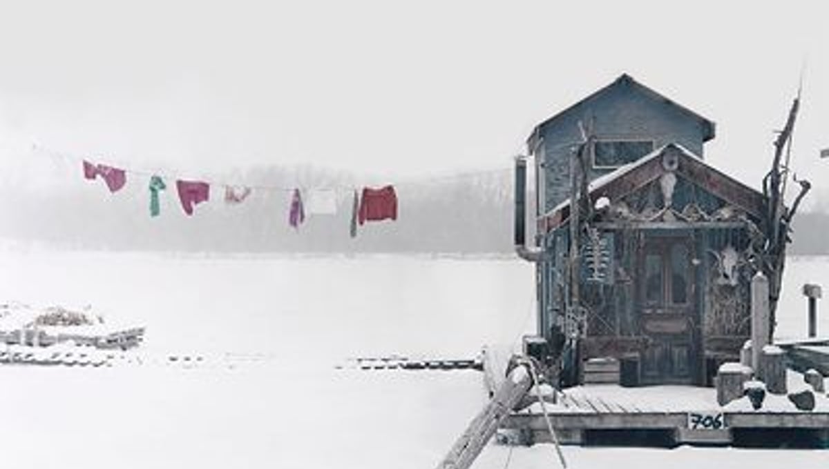 Peter’s houseboat, Winona, Minnesota   © Alec Soth
