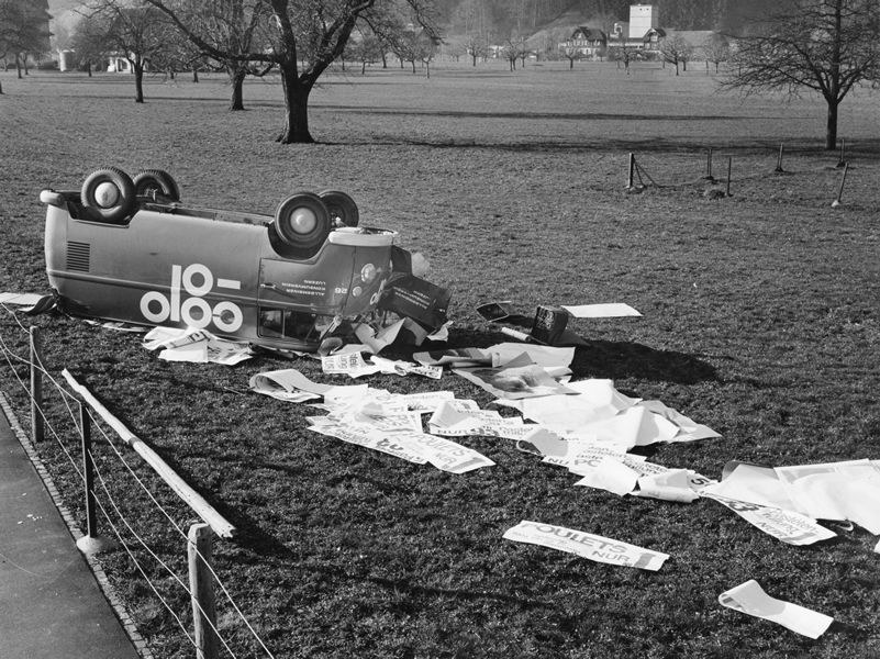 Off Duty : Arnold Odermatt 2010年版 Karambolage (Smash-up) - Photographs by Arnold Odermatt