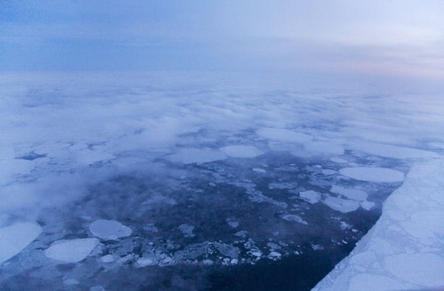 Polar day, Laptev sea. December 2007 © Evgenia Arbugaeva