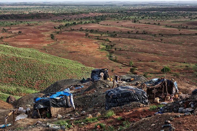 Gold digger’s home. Gold seekers from all over Burkina Faso come to work at sites like Djuga, where they live in straw boxes and without any infrastructure at all. © Matjaz Krivic