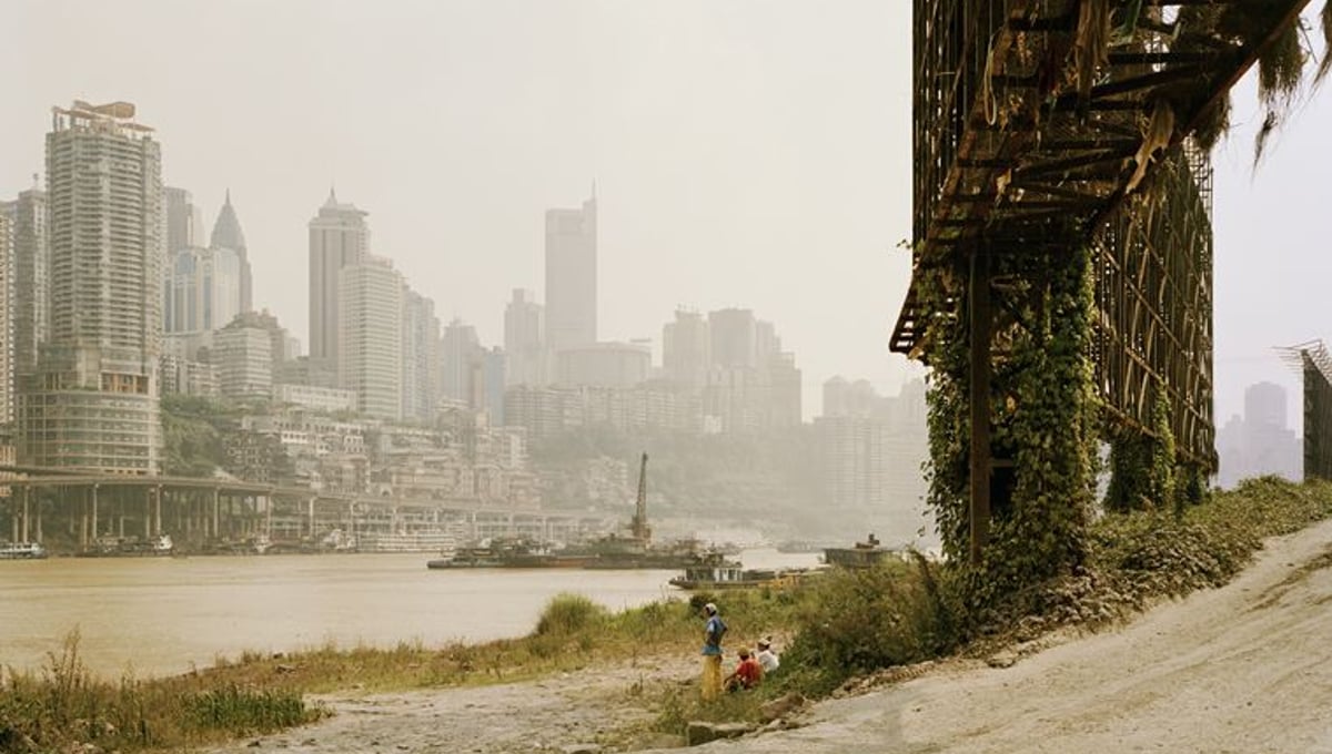 Nadav Kandar
Yangtze: The Long River (China, 2010)
Billboard at Chongqing

Courtesy of Noorderlicht Gallery, Holland.