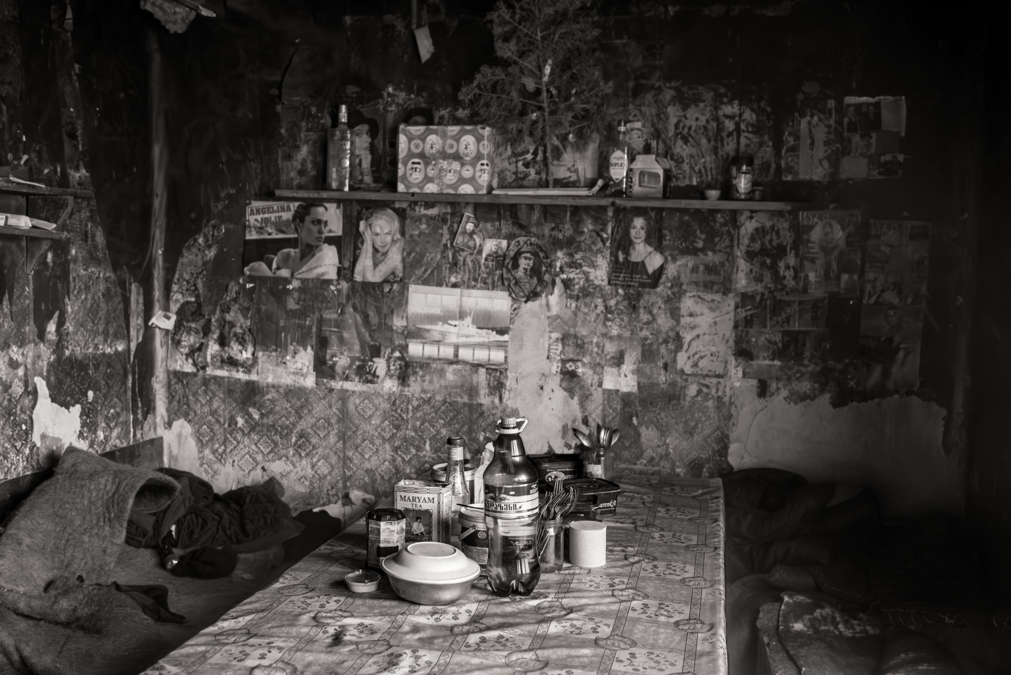 Sheep drive Vashlovani, Georgia. Dinner table © Maurice Wolf