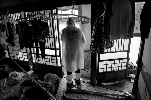 Residents going back home to collect their belongings, Tomioka city, from the series Fukushima "No Go" Zone, © Pierpaolo Mittica.