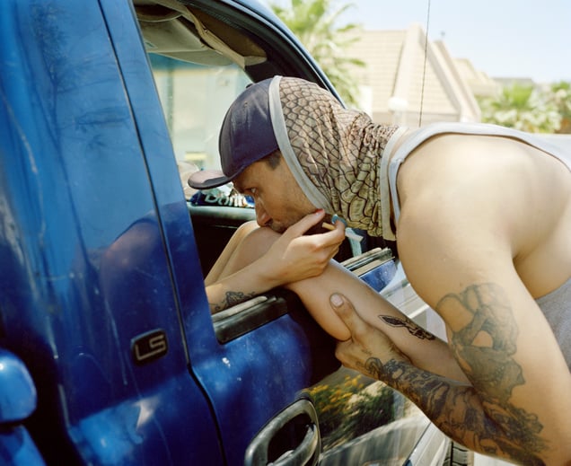 Sydney and Kourtni. El Centro, CA. 2022. © Scott Rossi