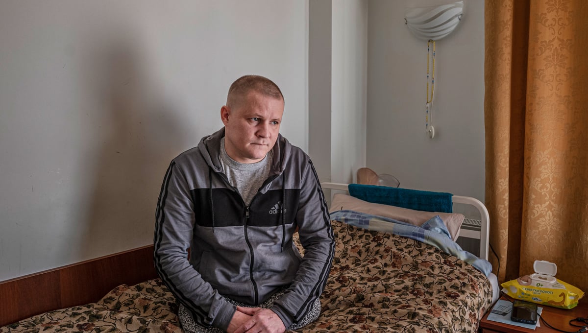 Volodymyr, from Borodyanka (near Kyiv) was wounded defending his country on the frontline in Luhansk, in Ukraine's eastern Donbas region. In a rehabilitation center in western Ukraine, he and other amputees who lost their limbs defending their country, are rehabilitated. They train and learn to handle their prosthesis, in order to return to 'normal' life.  Since the beginning of Russia's full-scale invasion, Ukraine’s armed forces have suffered more than 46,000 casualties and 390,000 wounded. Between 50,000 and 100,000 soldiers have suffered amputations.