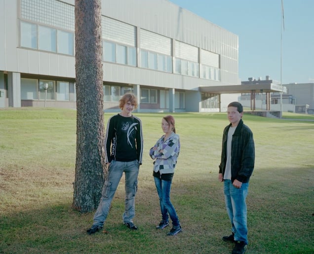 Teenagers posing. From the exhibition "Kainuu" © Jussi Sarkilahti