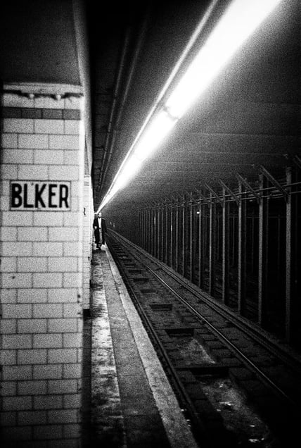 Man on Bleecker Street subway platform, New York, 2002 © Jehsong Baak