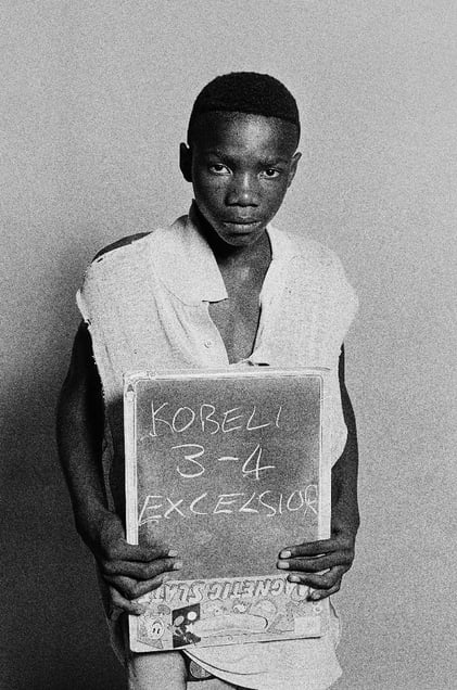 As the 1994 election approached in South Africa, many blacks living in small towns and rural areas had never been officially identified. In order to speed up the slow procedure, Charmaine and Paul Alberts set up an official but temporary office and studio to process applications. © Paul Alberts, courtesy of Huis Marseille