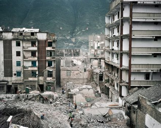 Wushan #3, Three Gorges Dam Project, Yangtze River, 2002 © Edward Burtynsky