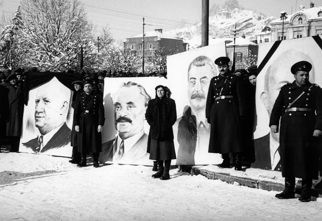 Death of a communist leader, from The Unknown Photographer (1950-1956) © Svetlana Bahchevanova (Bulgaria), from the exhibition Behind Walls: Eastern Europe before 1989. Courtesy of the Noorderlicht Photofestival 2008.