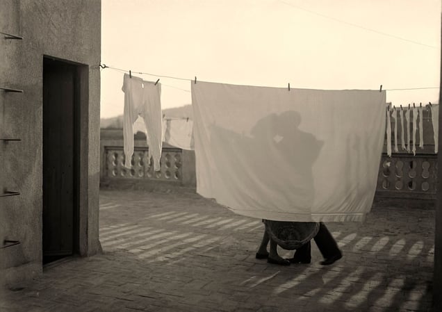 The Kiss © Arissa Archive, Fundacion Telefonica