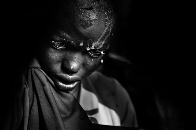 Nasirian will be shaved a day before the circumcision. She is not allowed to leave the hut because of purity reasons. © Meeri Koutaniemi