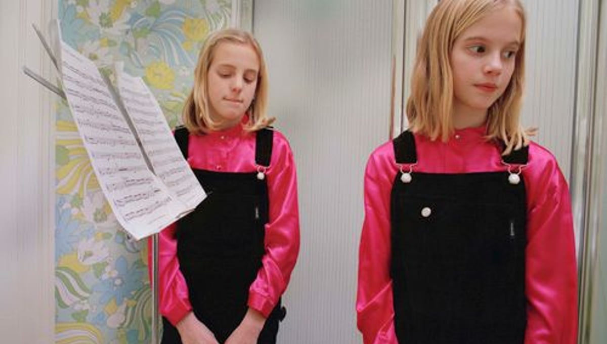 Girls rehearsing, 1997. © Blake Fitch