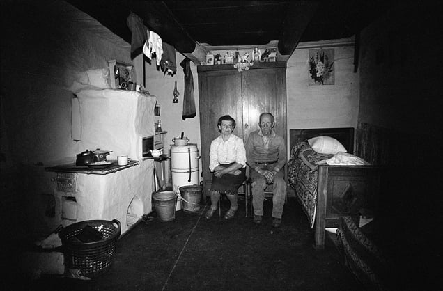 Zofia Rydet, Sociological Record, Krakow Region, Paczultowice, 1985. People in Interiors cycle © Zofia Augustynska-Martyniak