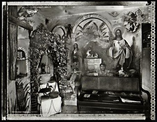 Muertero Altar, el Cobre, 2002. © Elaine Ling