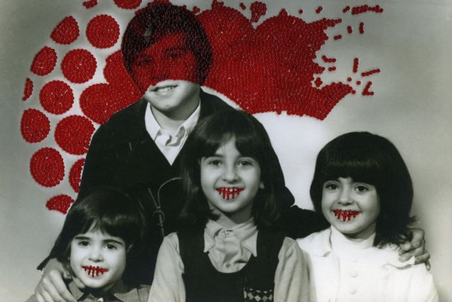 chez  le photographe / at the photographer studio, from the series Photos-Souvenirs, © Carolle Benitah