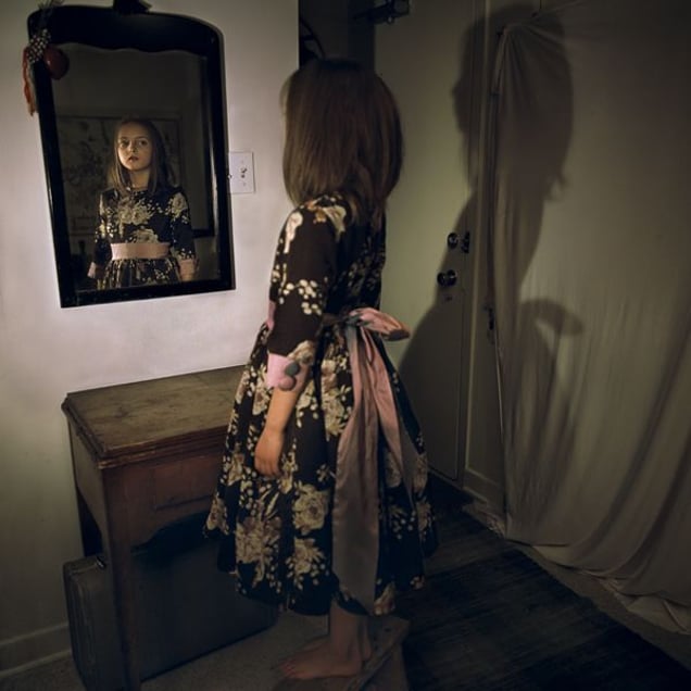 Behind the Mirror, 2010 © Viktoria Sorochinski