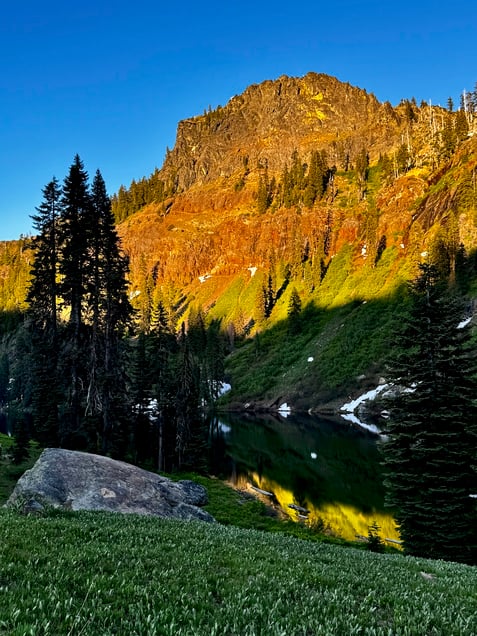 Evening Alpen on the prominent Buttress above the Sky High Lakes #2  IMG_0788