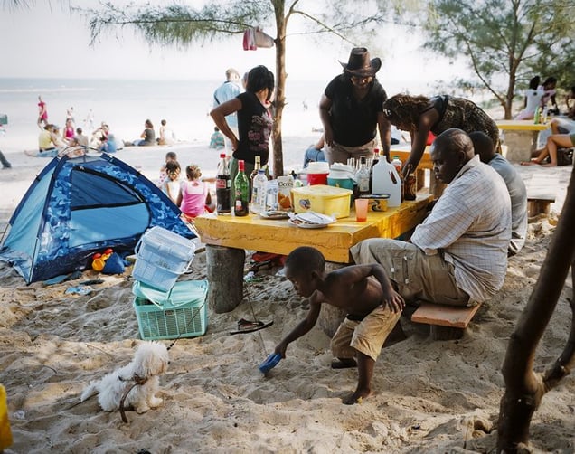 2nd prize Daily Life Singles. © Joan Bardeletti, France. Sunday picnic, Mozambique