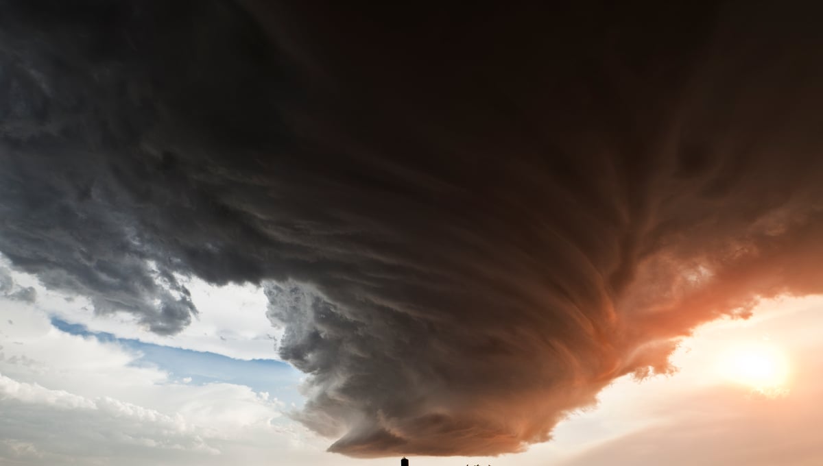 The Lovely Monster over the Farm, 19:15 CST, Lodgepole, Nebraska, 22 June 2012